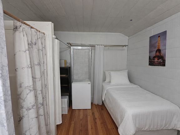 4th image of 2298 Tilson Cir