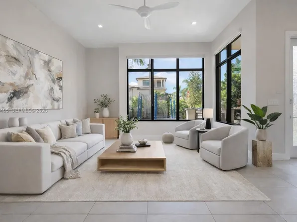 8279 NW 43rd St, Doral, FL 33166