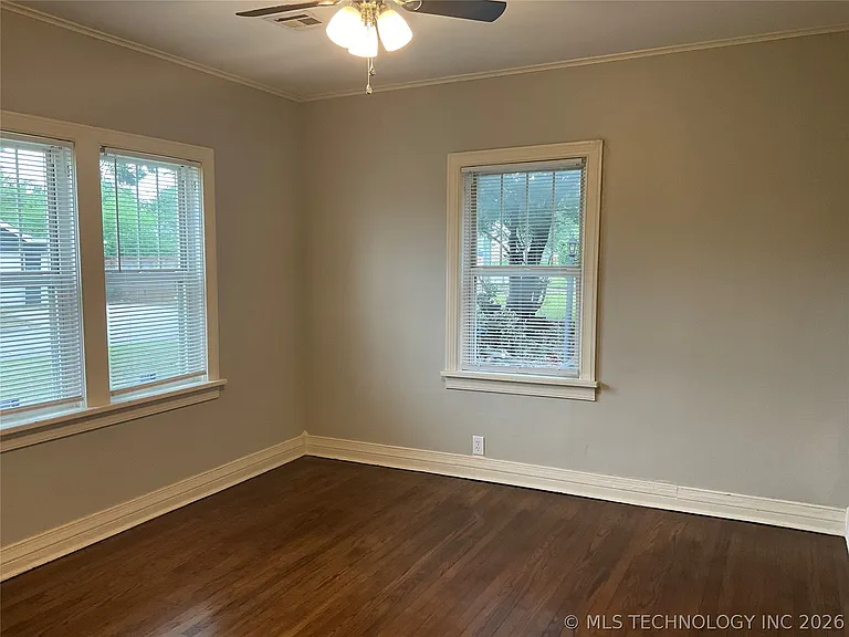 1104 N Gary Pl — Photo 12