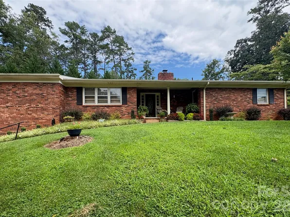 11 Thornberry Dr, Alexander, NC 28701