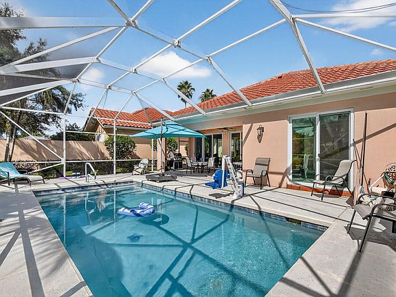 3rd image of 7802 Red River Road