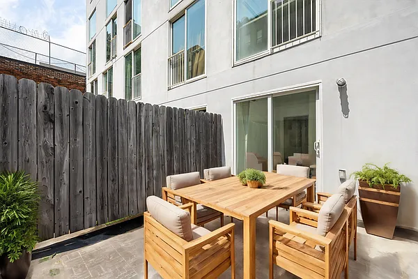 Rented by Compass | media 14