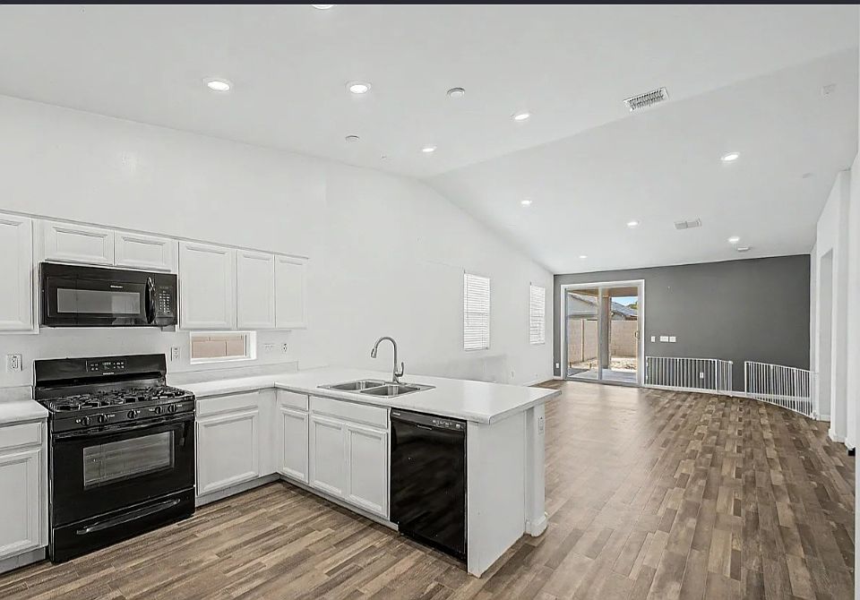 1st image of 12449 W Myrtle Ct