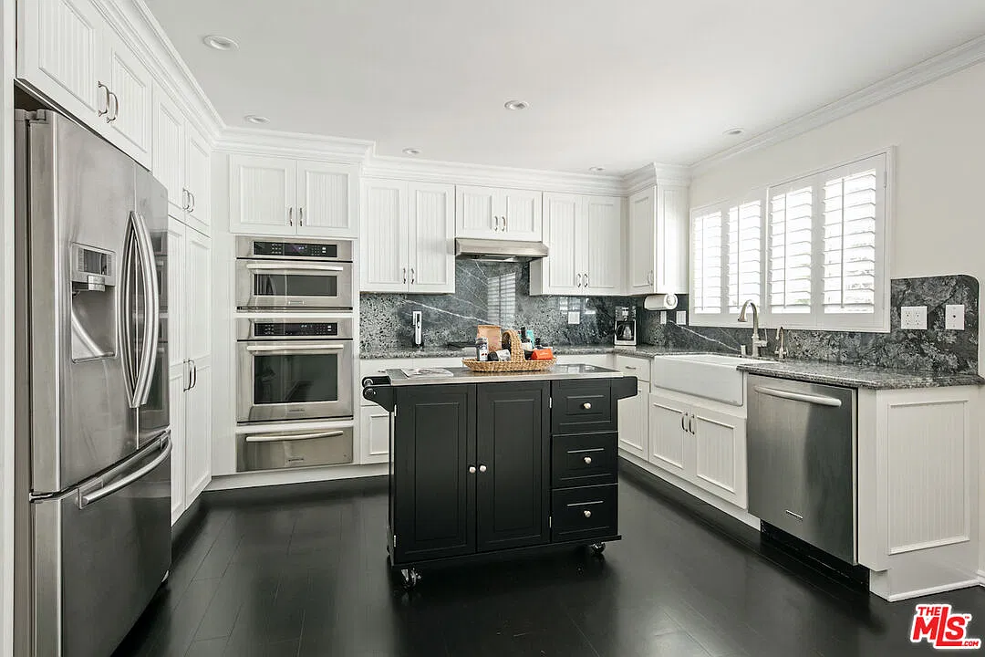 2 bed, 2.5 bath, 1734 sqft, $5,500 — Photo 4