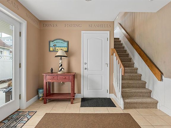 3rd image of 113 39th St #E