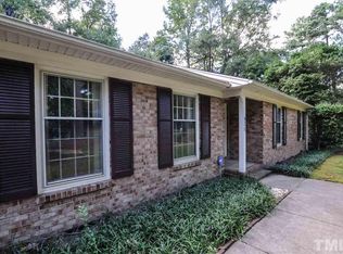 520 Colony Woods Dr, Chapel Hill, NC 27517