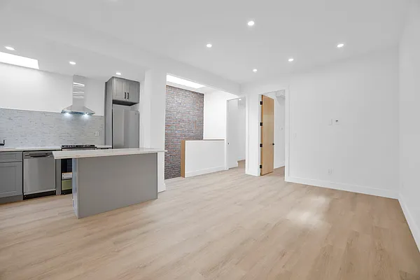 Rented by Target Realty Group | media 2