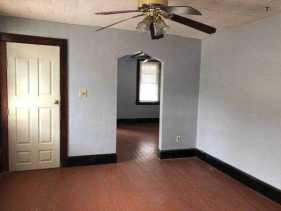 3rd image of 600 De Votie Ave #2