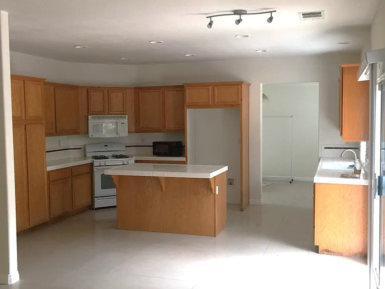 37917 Shady Maple Rd — Photo 7