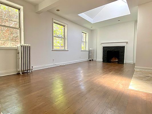 3rd image of 20 Commerce St #4CC
