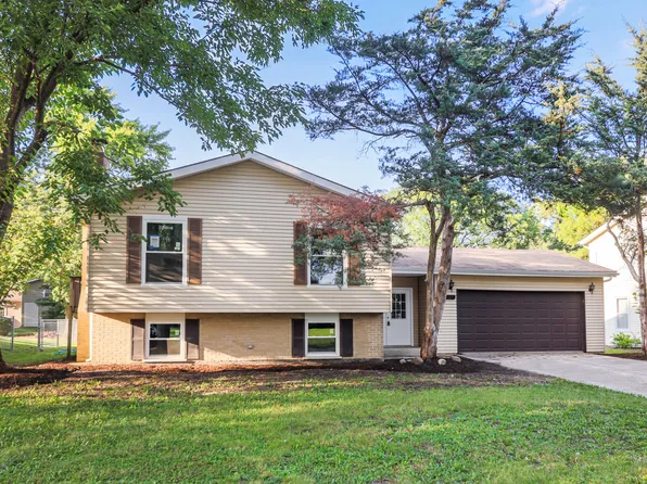 422 Maple Ln, Darien, IL 60561