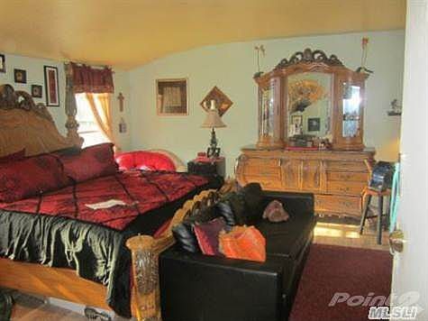 2nd image of 10 Pine St