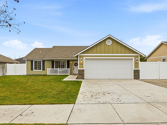 2nd image of 8826 W Bruneau Pl