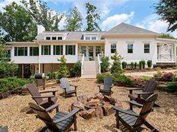 5960 Nachoochee Trl, Flowery Branch, GA 30542