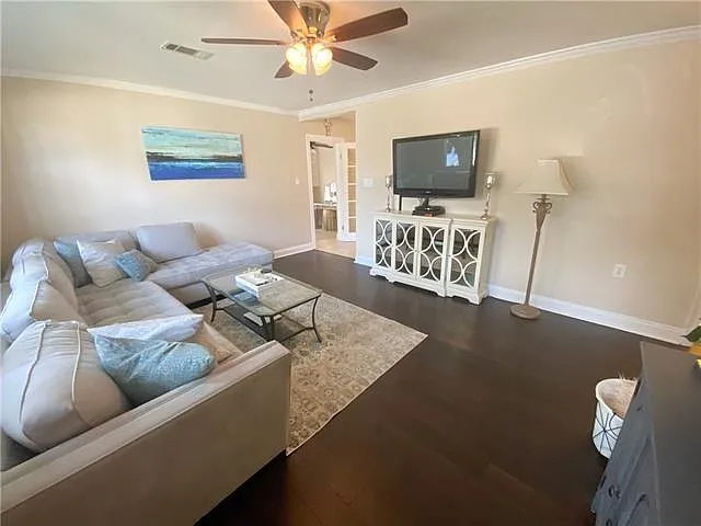 644 Oaklawn Dr — Photo 4