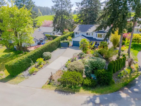 1345 Garrett Pl, Cowichan Bay, BC V0R 1N2