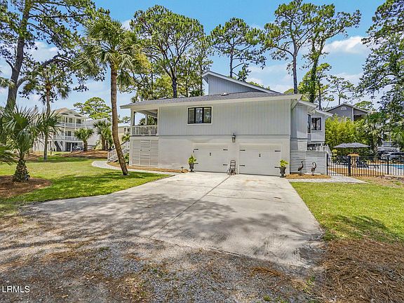 3rd image of 821 Bonito Drive