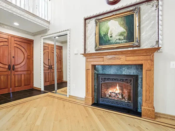 77-16 Kew Forest Lane image 8 of 38