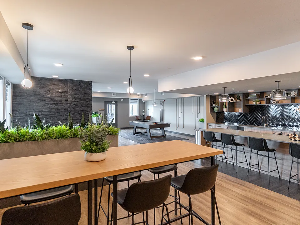 150 Edgemont Rd NW