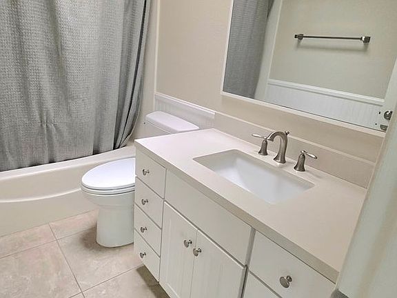 3rd image of 1108 Brightglen Cir