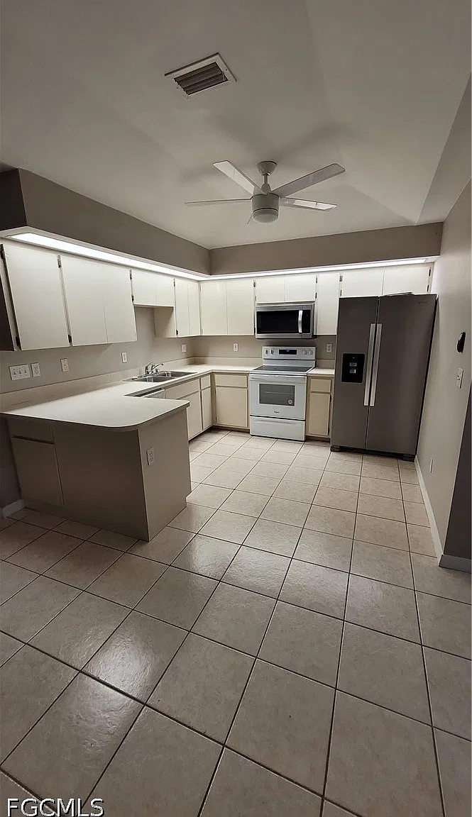 2 bed, 2.0 bath, 1074 sqft, $1,650 — Photo 4
