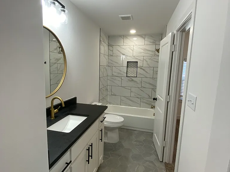 622 W Florence St — Photo 10
