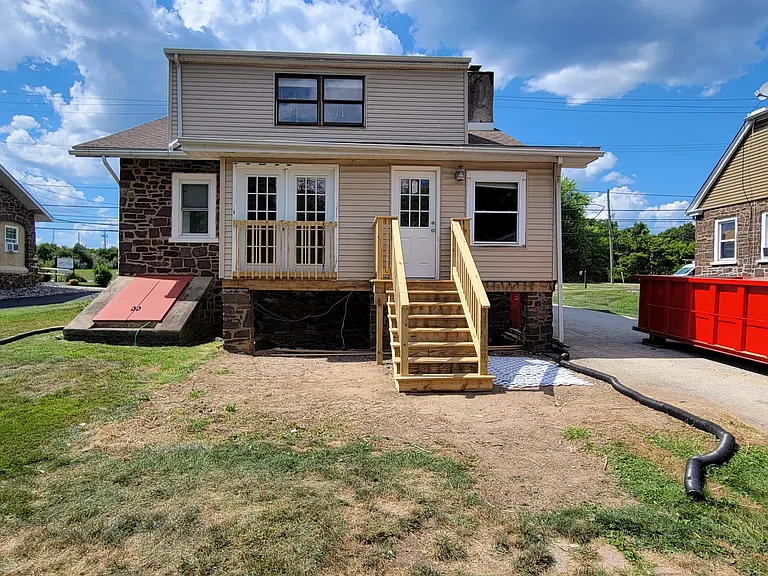 16 Eagleville Rd — Photo 2