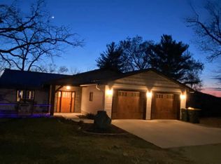 656 Sunny Ln, Richland Center, WI 53581