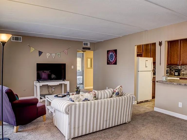 1412 W Glen Ave — Photo 7
