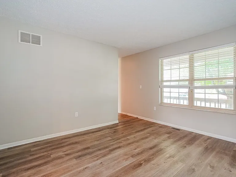 4299 Shady Meadows Dr — Photo 6