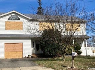 21 Jamaica Ave, Wyandanch, NY 11798
