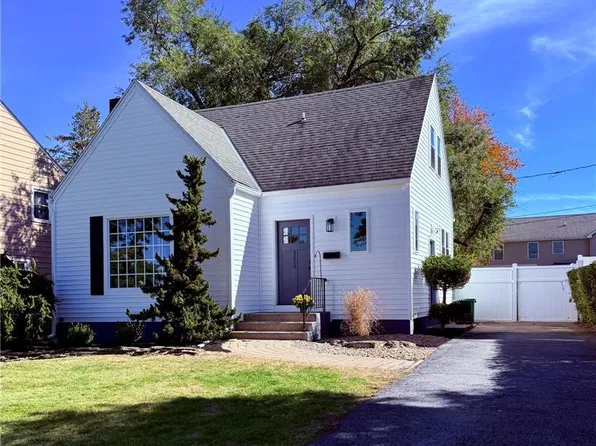 3020 Hillcrest Ave, Allentown, PA 18103