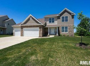 3 Blackstone Ct, Le Claire, IA 52753