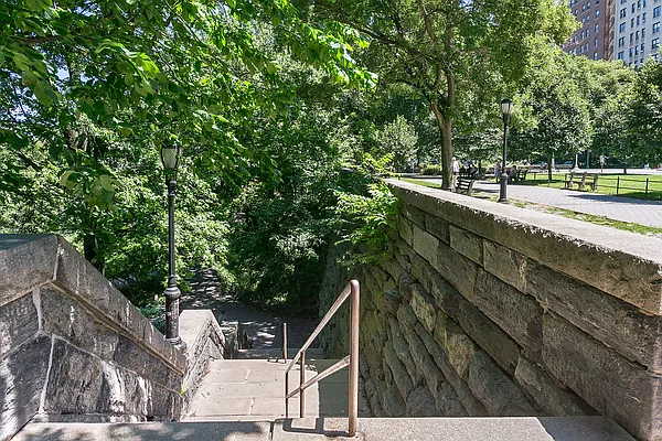 Rented by Compass | media 18