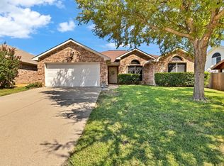 431 Hidden Ridge Dr, Burleson, TX 76028