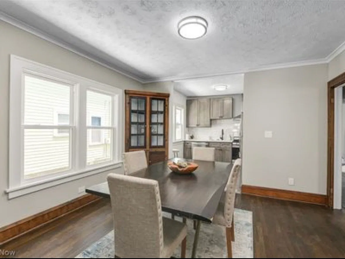 2 bed, 900 sqft, $1,700 — Photo 2