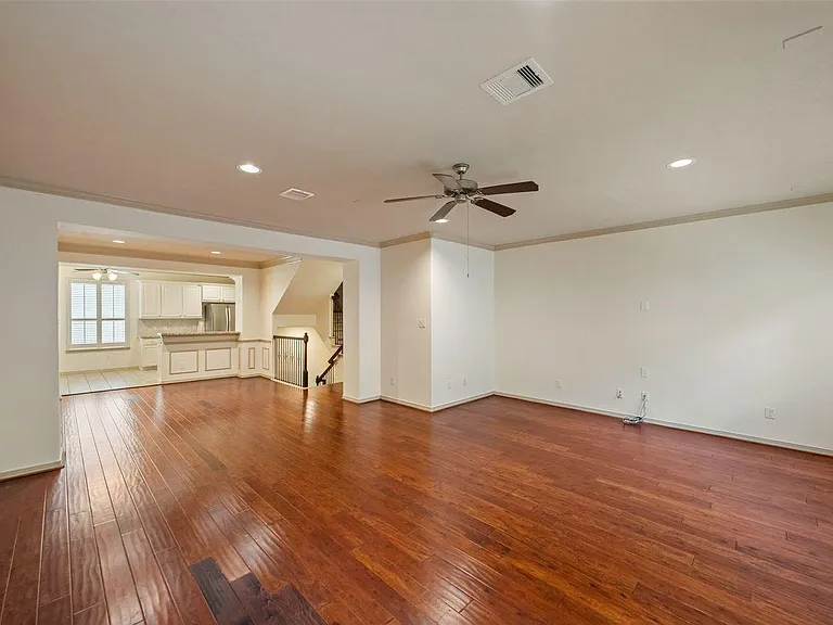 4018 Childress St — Photo 9