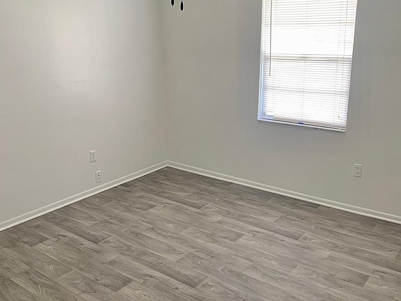 3rd image of 1222 Amberwood Blvd