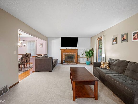 3rd image of 1098 Sunhaven Dr