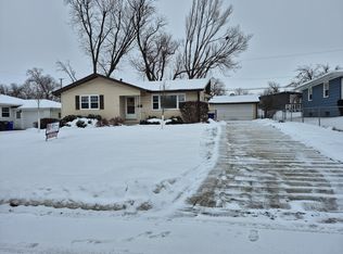 2230 Evergreen St NE, Cedar Rapids, IA 52402