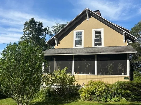 19 Aldena Rd, Worcester, MA 01603