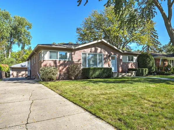 16996 Marguerite St, Beverly Hills, MI 48025