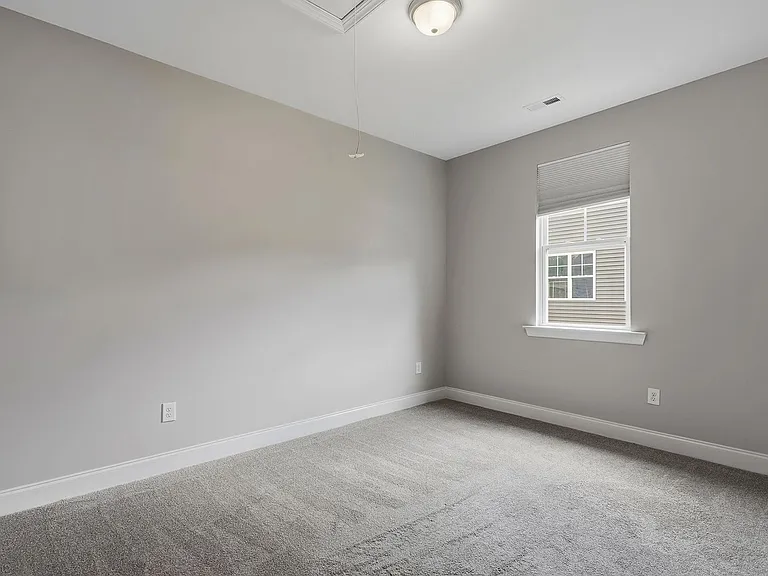 573 Circle Dr — Photo 23