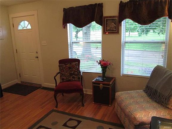 3rd image of 7026 Raymond Ave