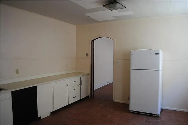 2328 Nashville Ave — Photo 9