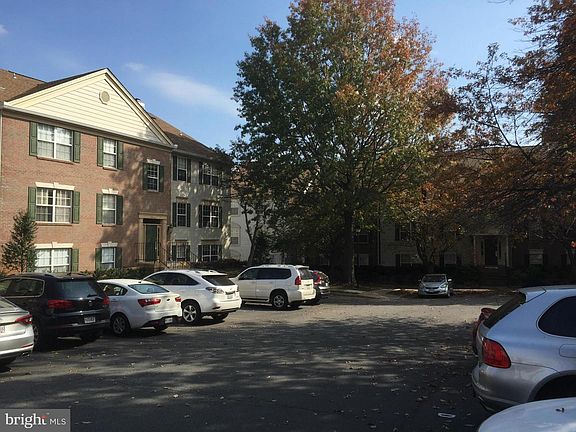 5th image of 12102 Green Leaf Ct APT 102