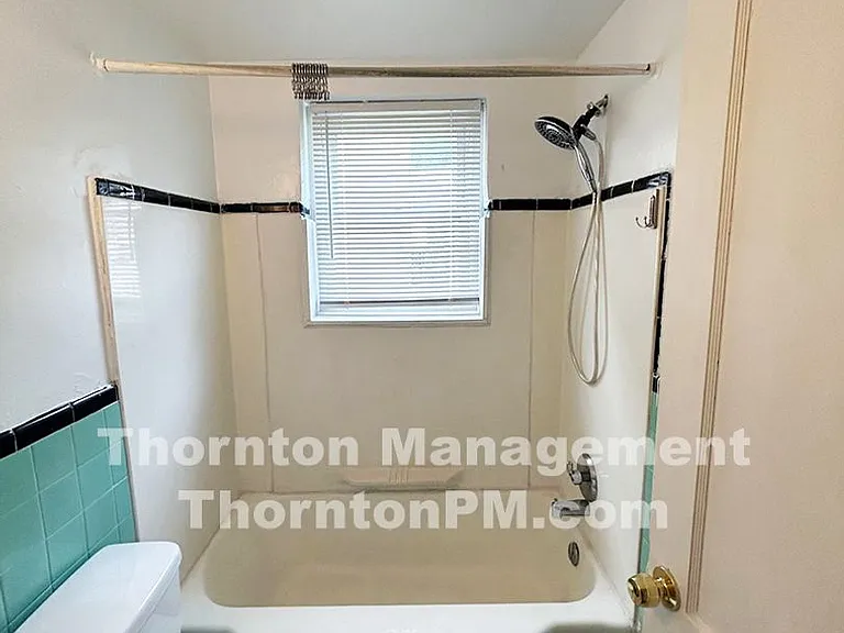 913 Monument Ave — Photo 5