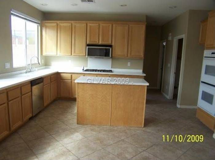 2nd image of 3035 Lenoir St