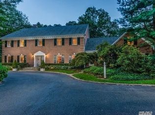 87 Chicken Valley Rd, Glen Head, NY 11545