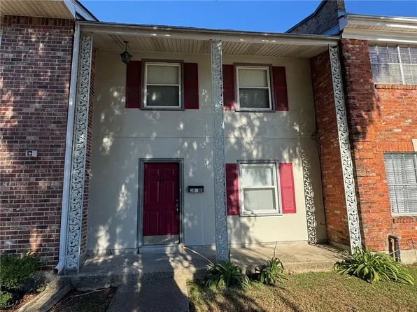 309B Cherry Blossom Ln, Gretna, LA 70056